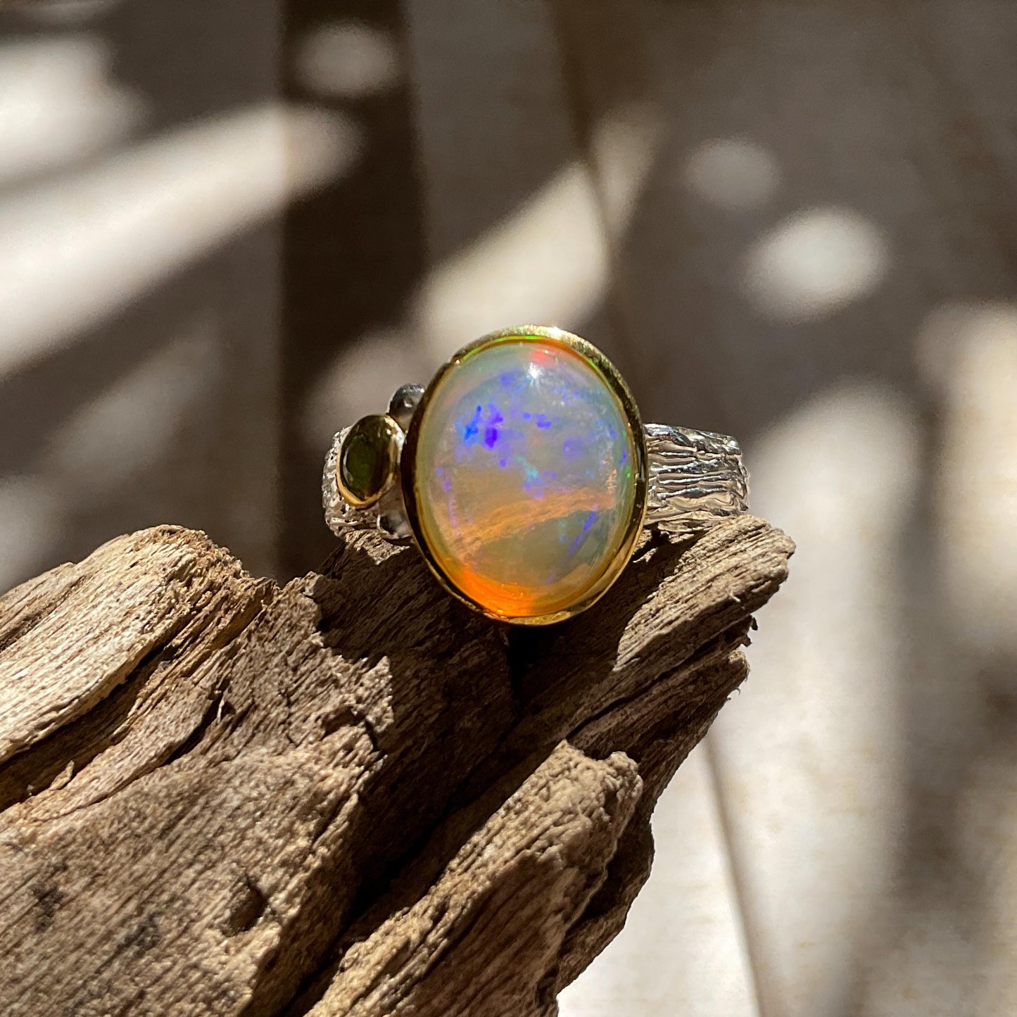 sterling silver rainbow natural heirloom opal band Etnika peridot ring 7