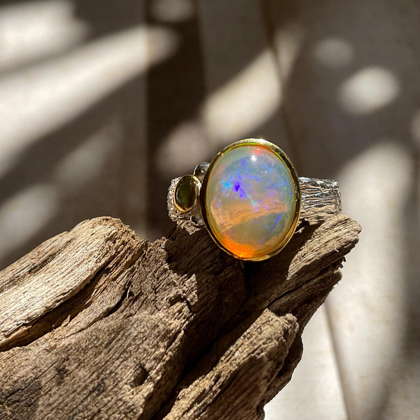 sterling silver rainbow natural heirloom opal band Etnika peridot ring 7