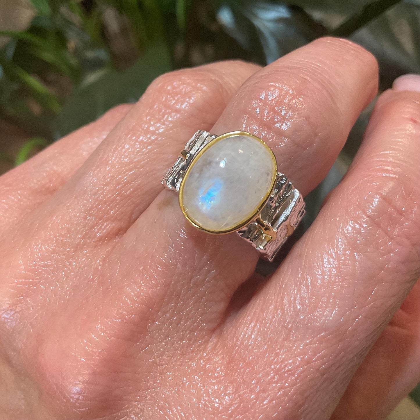 Sterling silver moonstone band ring size 7