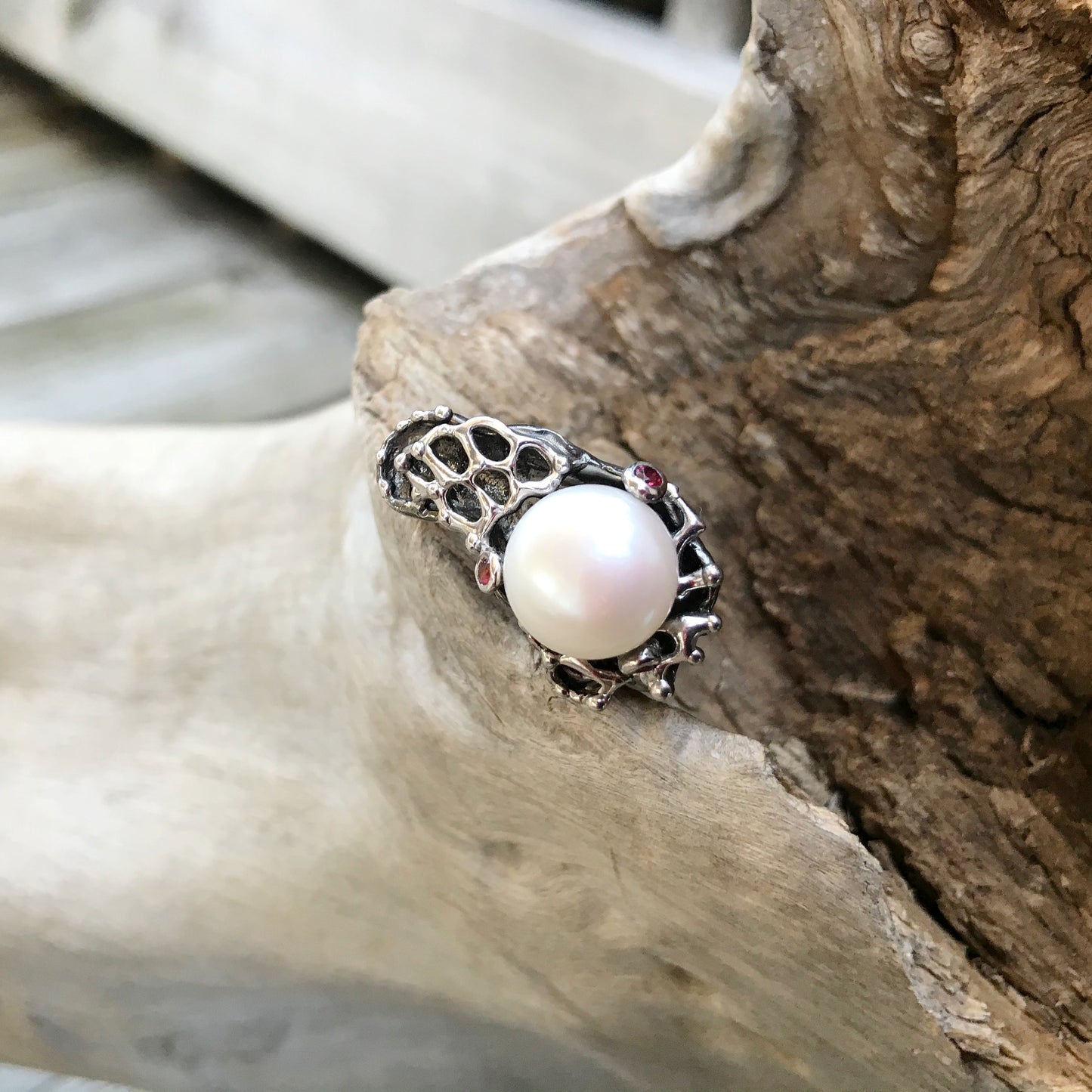 Sterling Silver Rhodium natural pearl red garnet artisan Ring 8.5