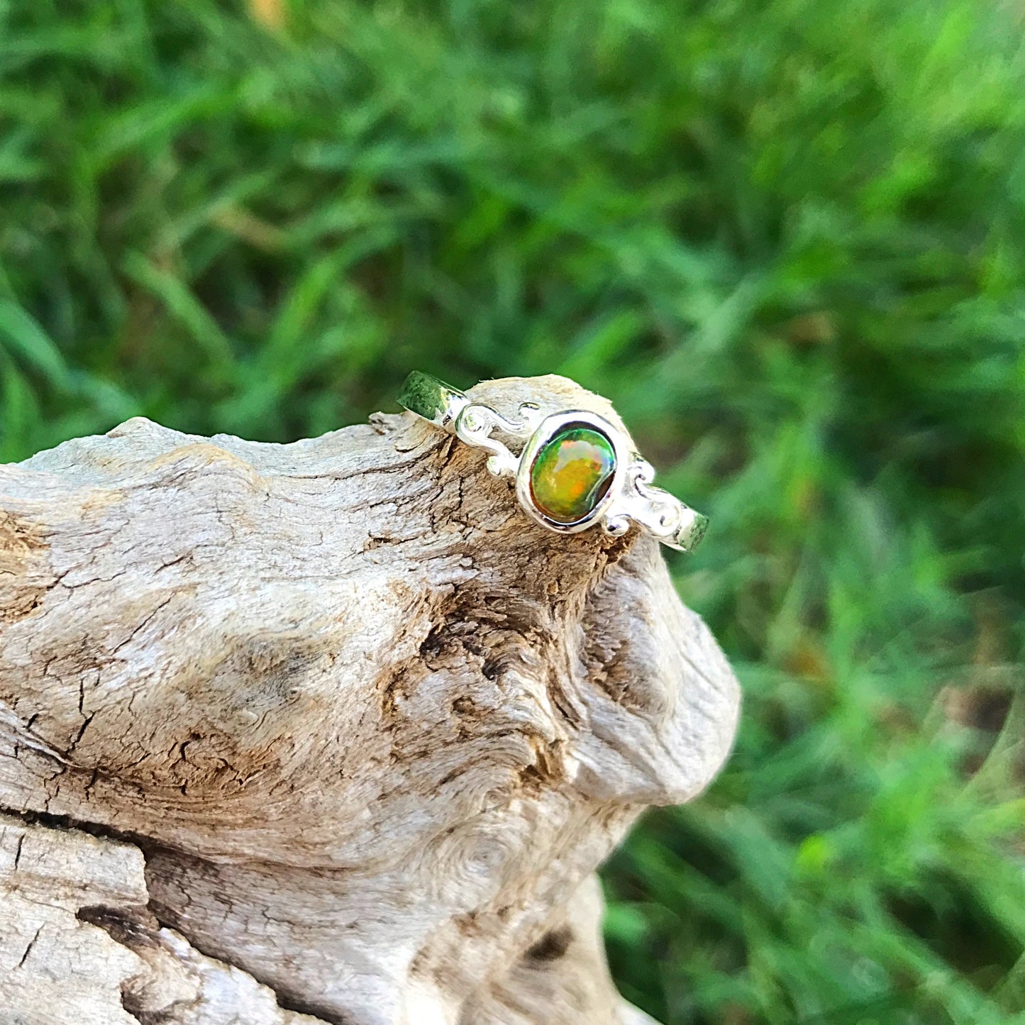 Artisan Sterling Silver Natural rainbow opal dainty ring modernist 7.5