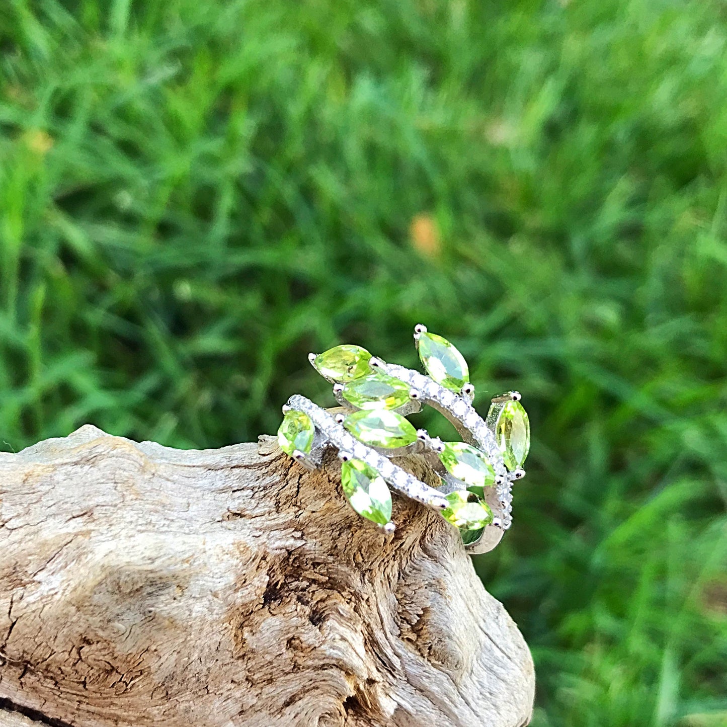 Handmade Sterling Silver Natural green peridot ring 7.5