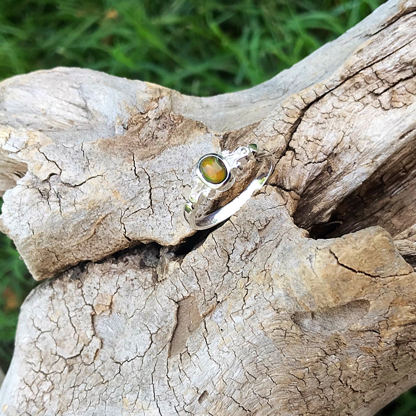 Artisan Sterling Silver Natural rainbow opal dainty ring modernist 7.5