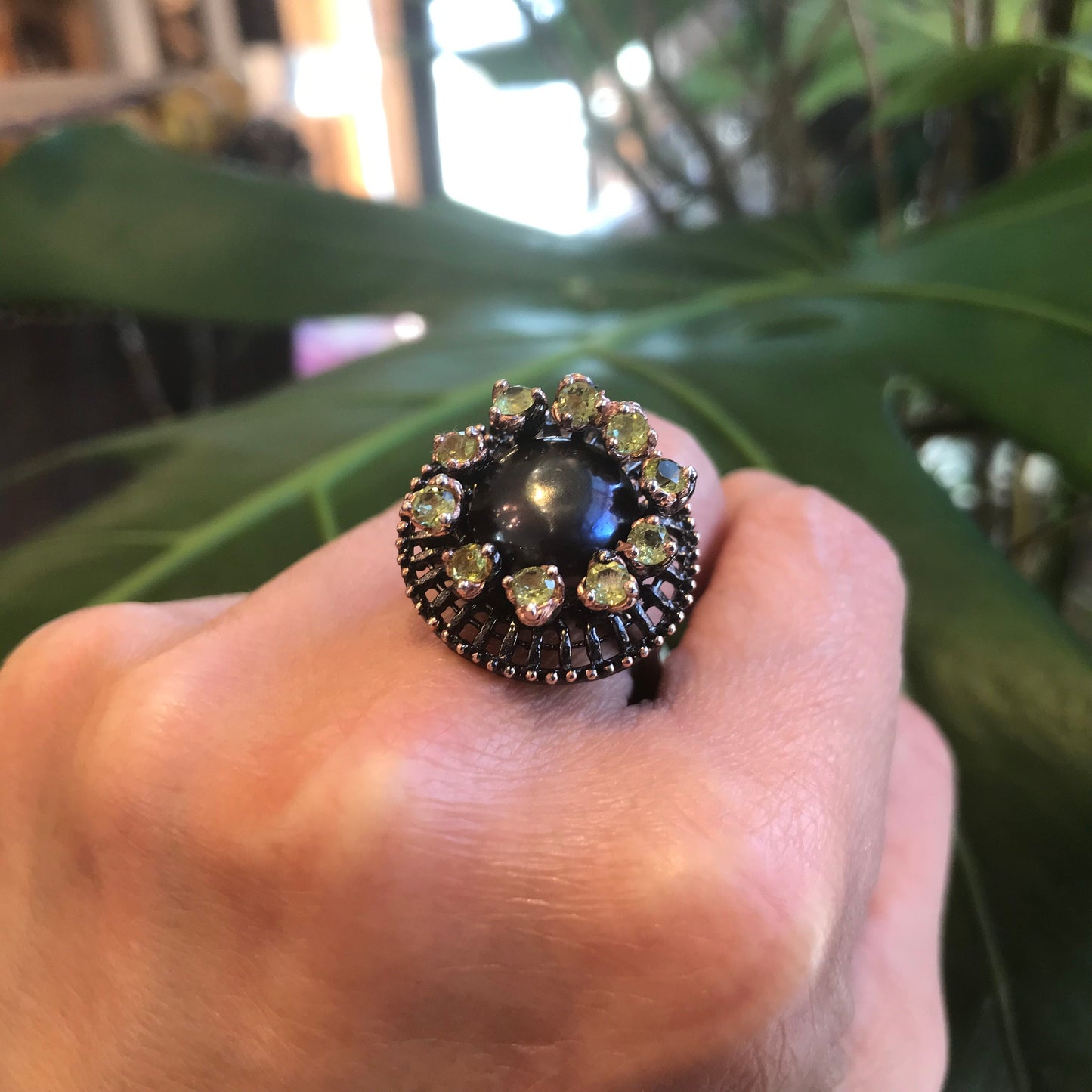 Sterling Silver black pearl peridot statement Ring 8