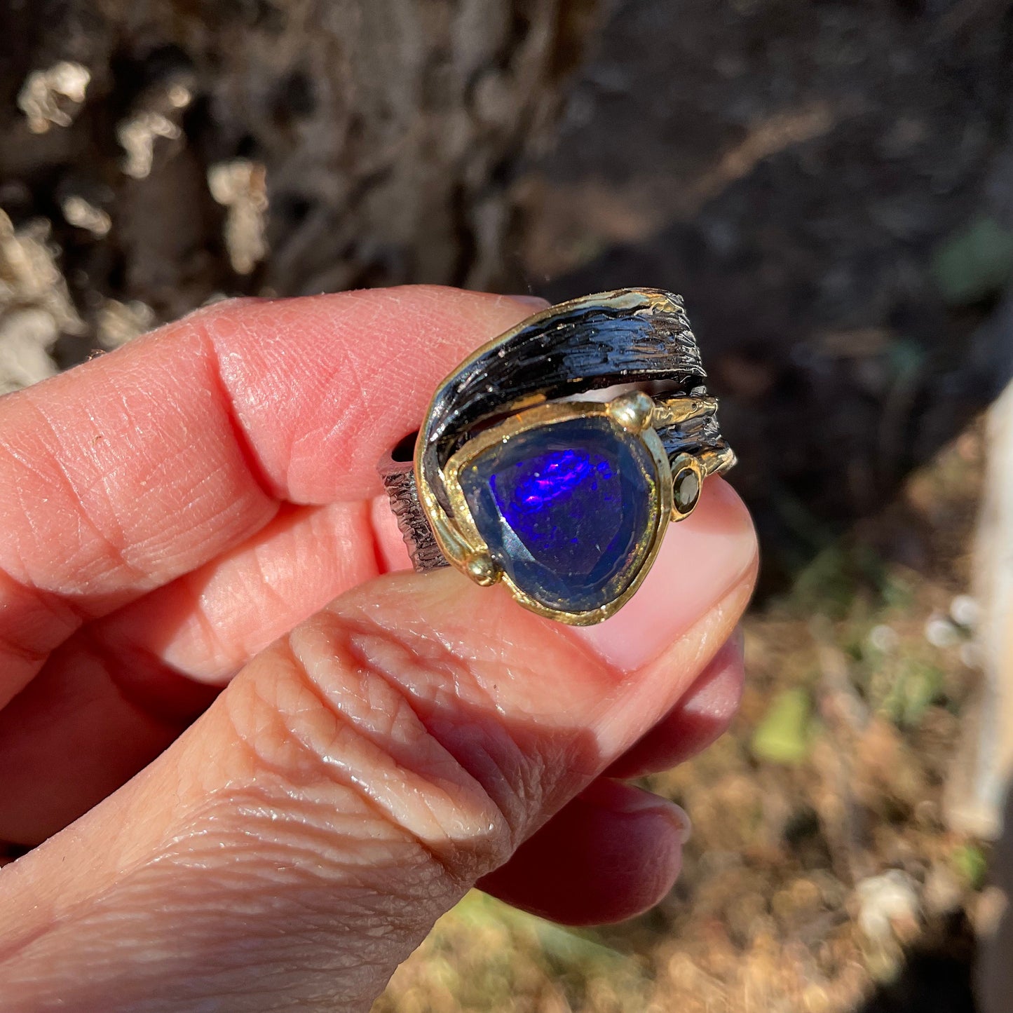 sterling silver natural Blue fire opal modern Etnika band ring 8