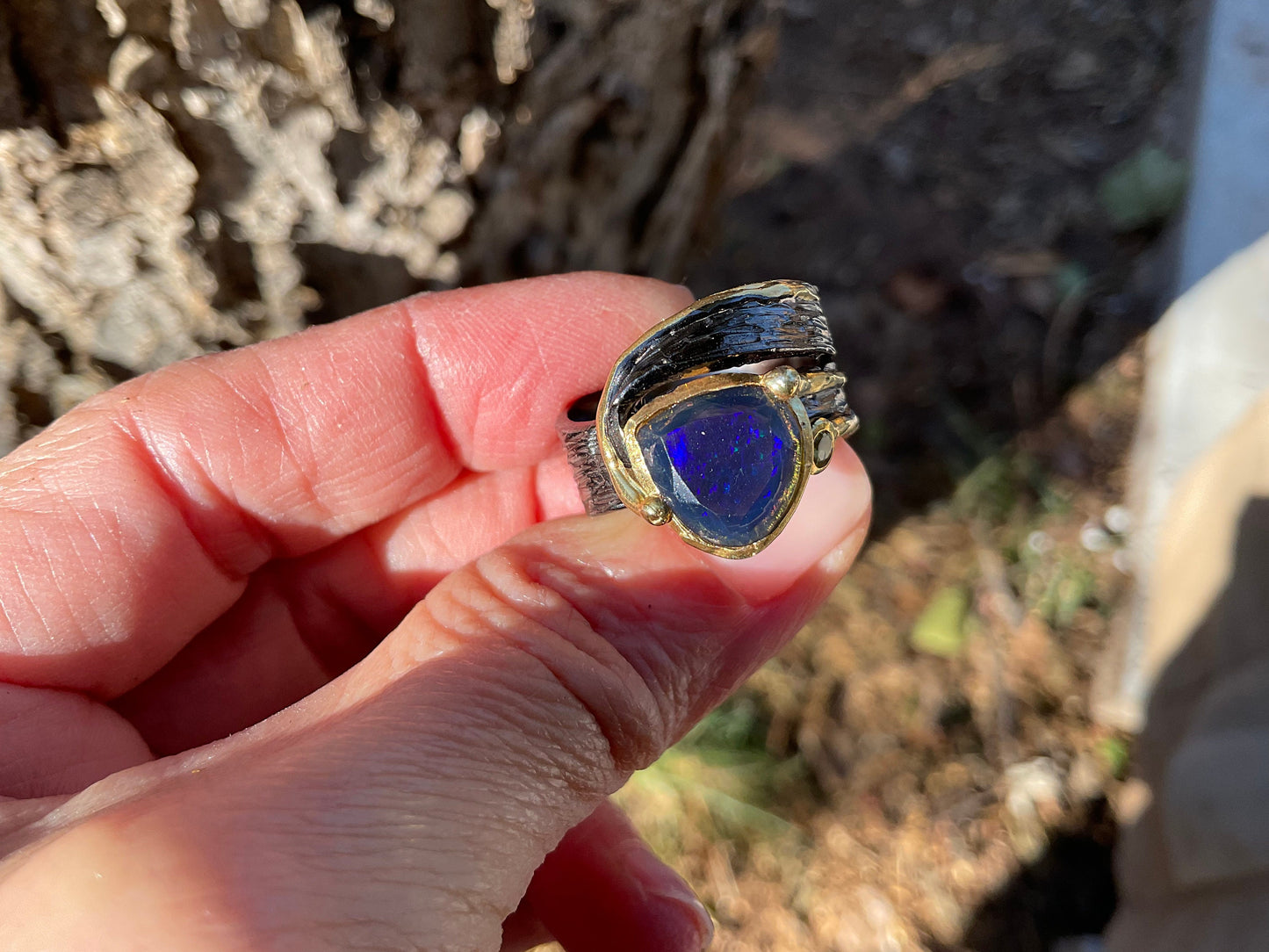 sterling silver natural Blue fire opal modern Etnika band ring 8