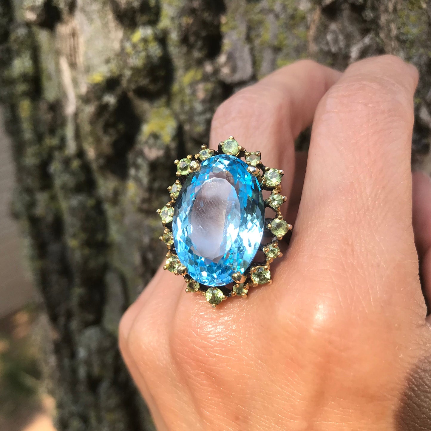 Sterling silver Blue topaz peridot statement 30ct ring 9