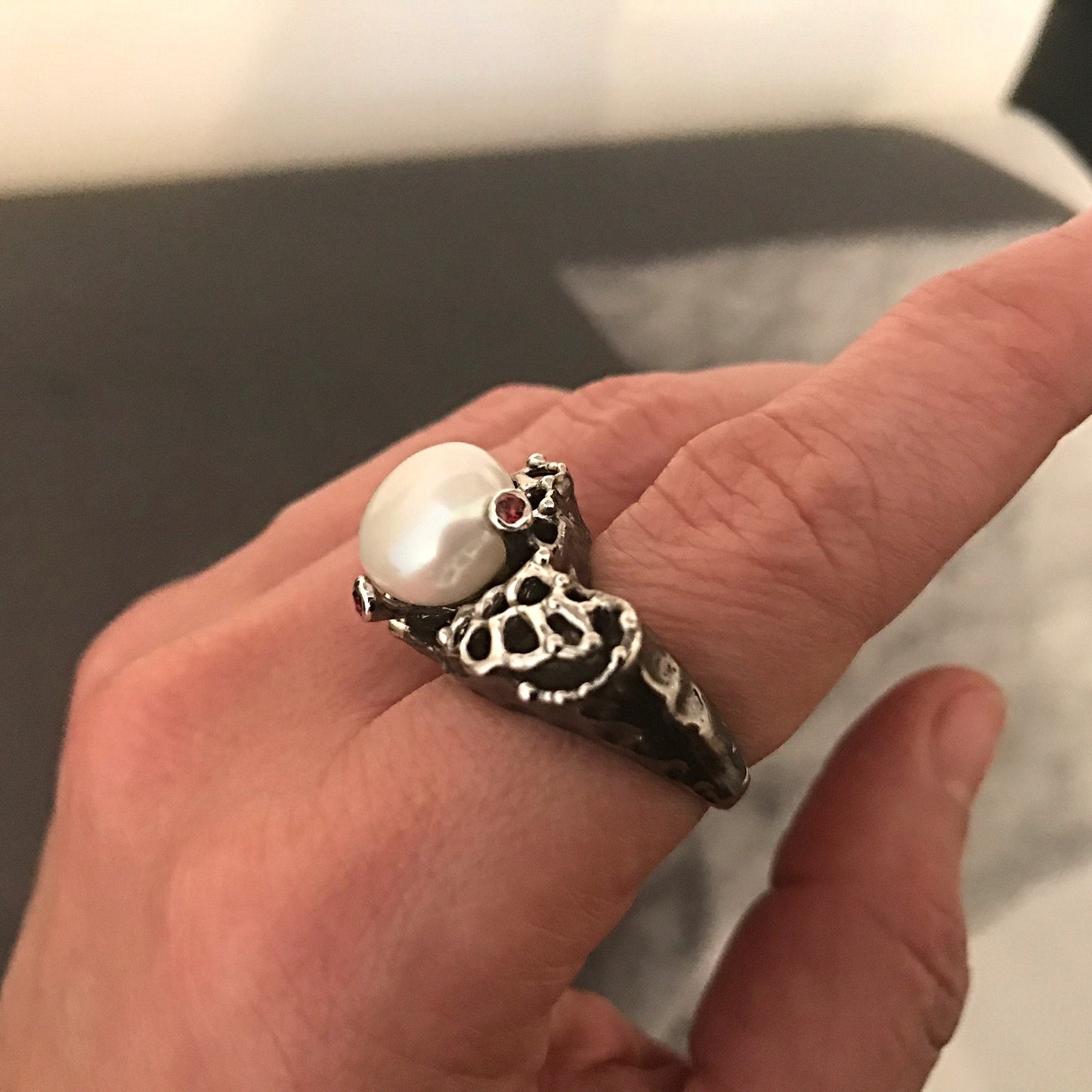 Sterling Silver Rhodium natural pearl red garnet artisan Ring 8.5 Colors Of Etnika