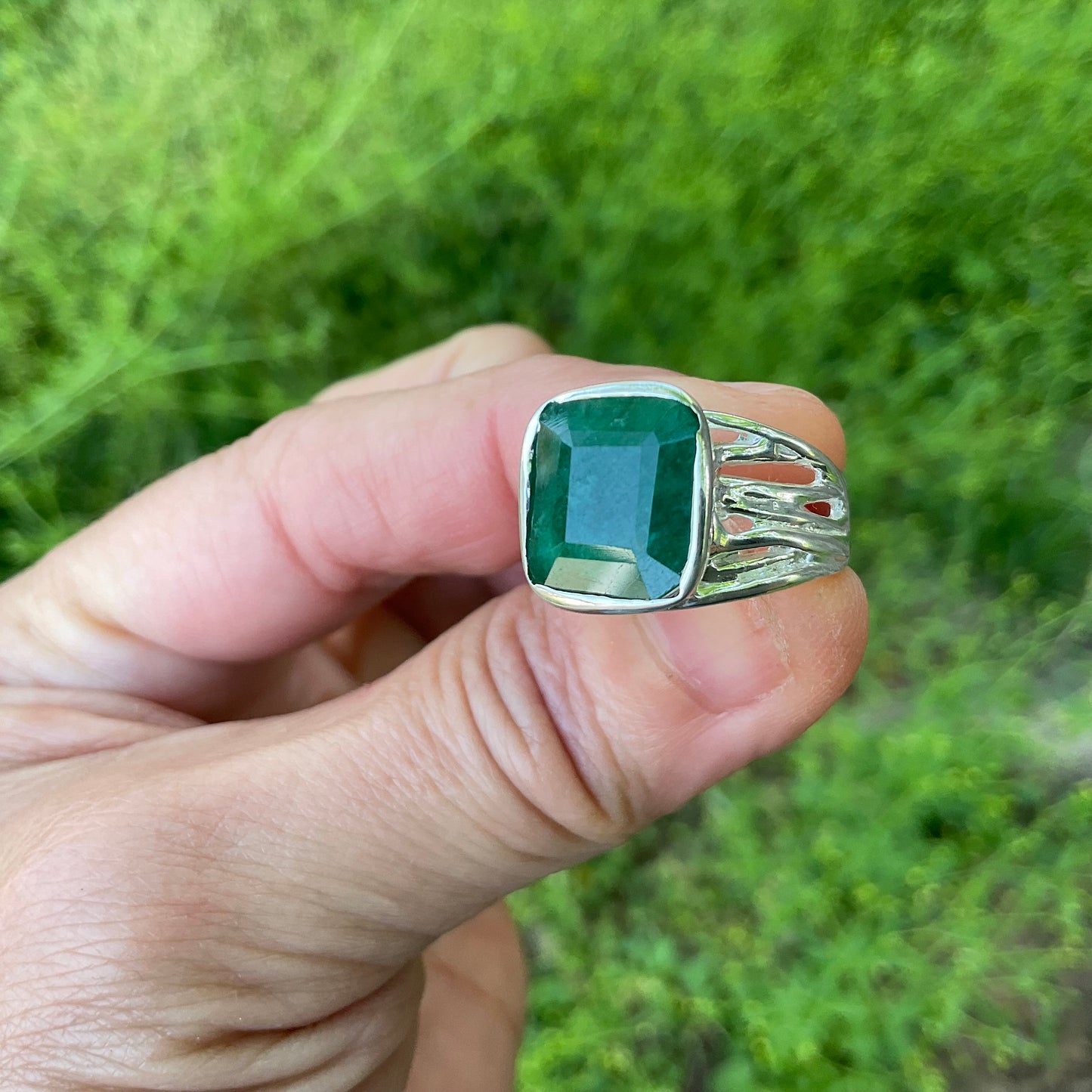 Sterling silver emerald green beryl band Etnika ring 7.5