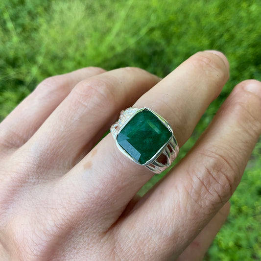 Sterling silver emerald green beryl band Etnika ring 7.5