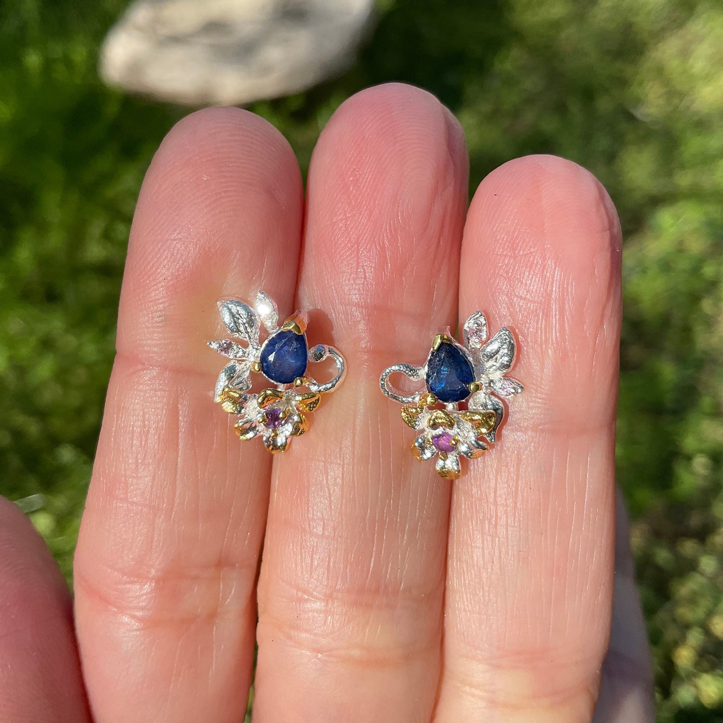 Sterling silver blue sapphire stud flower art Earrings