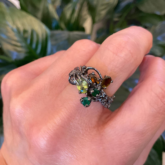 Sterling silver natural peridot spider brutalist band ring 7