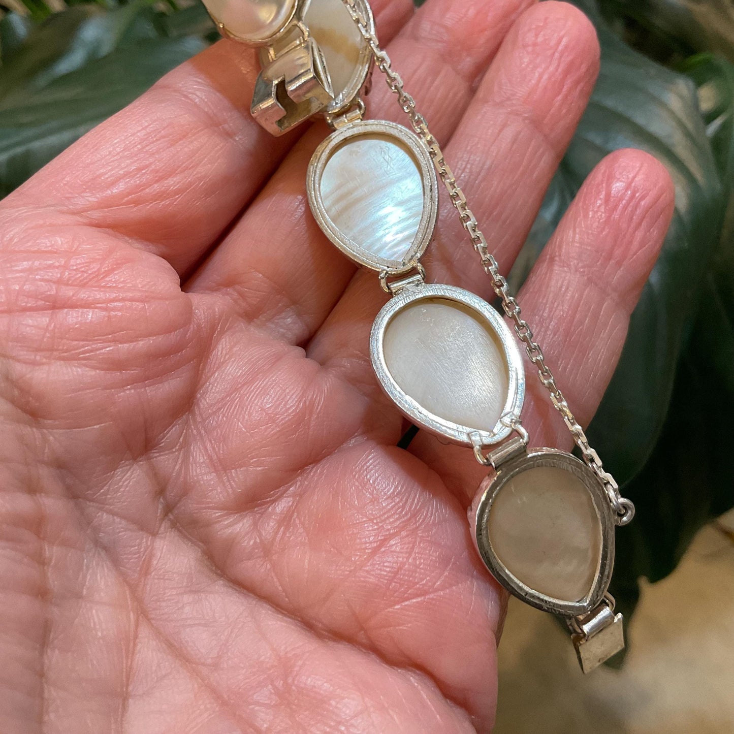 Sterling silver mane white shell pearl bracelet