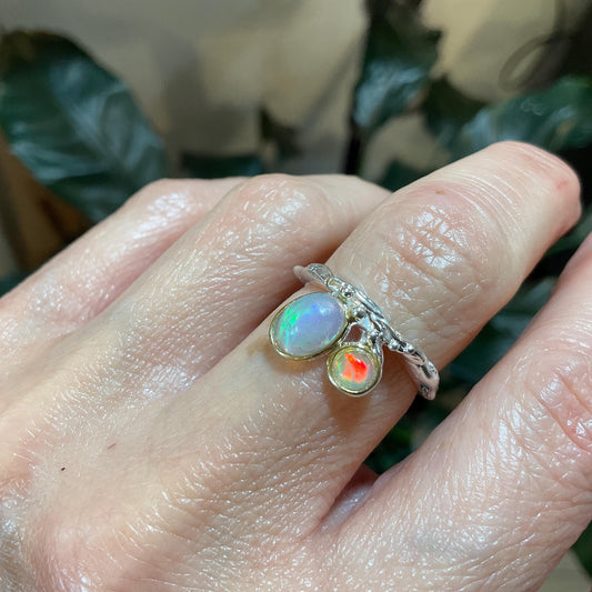 Sterling Silver Natural rainbow opal Etnika dainty Ring 7