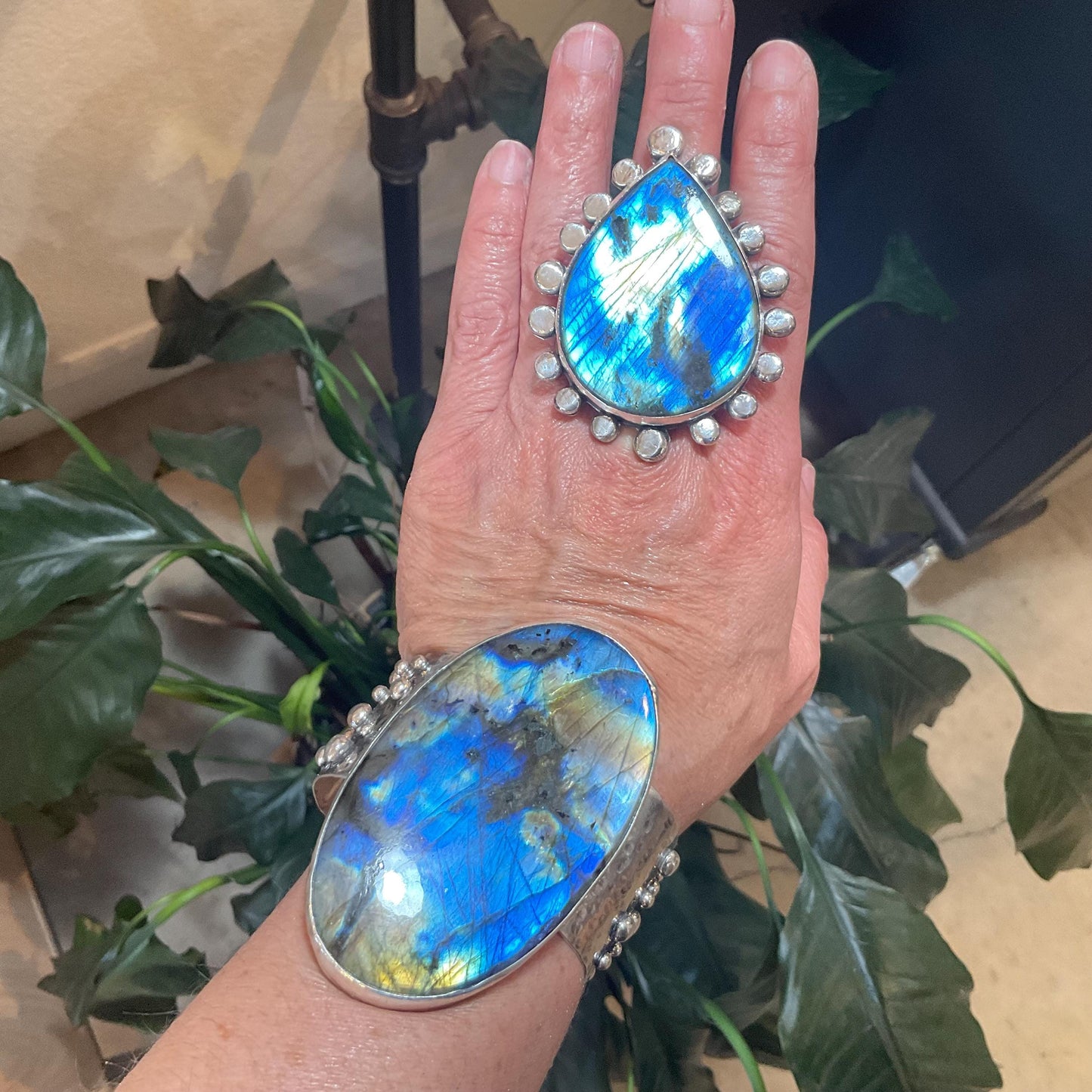 Sterling Statement spectrolite labradorite pear shape cuff massive ring 7 8 9 10
