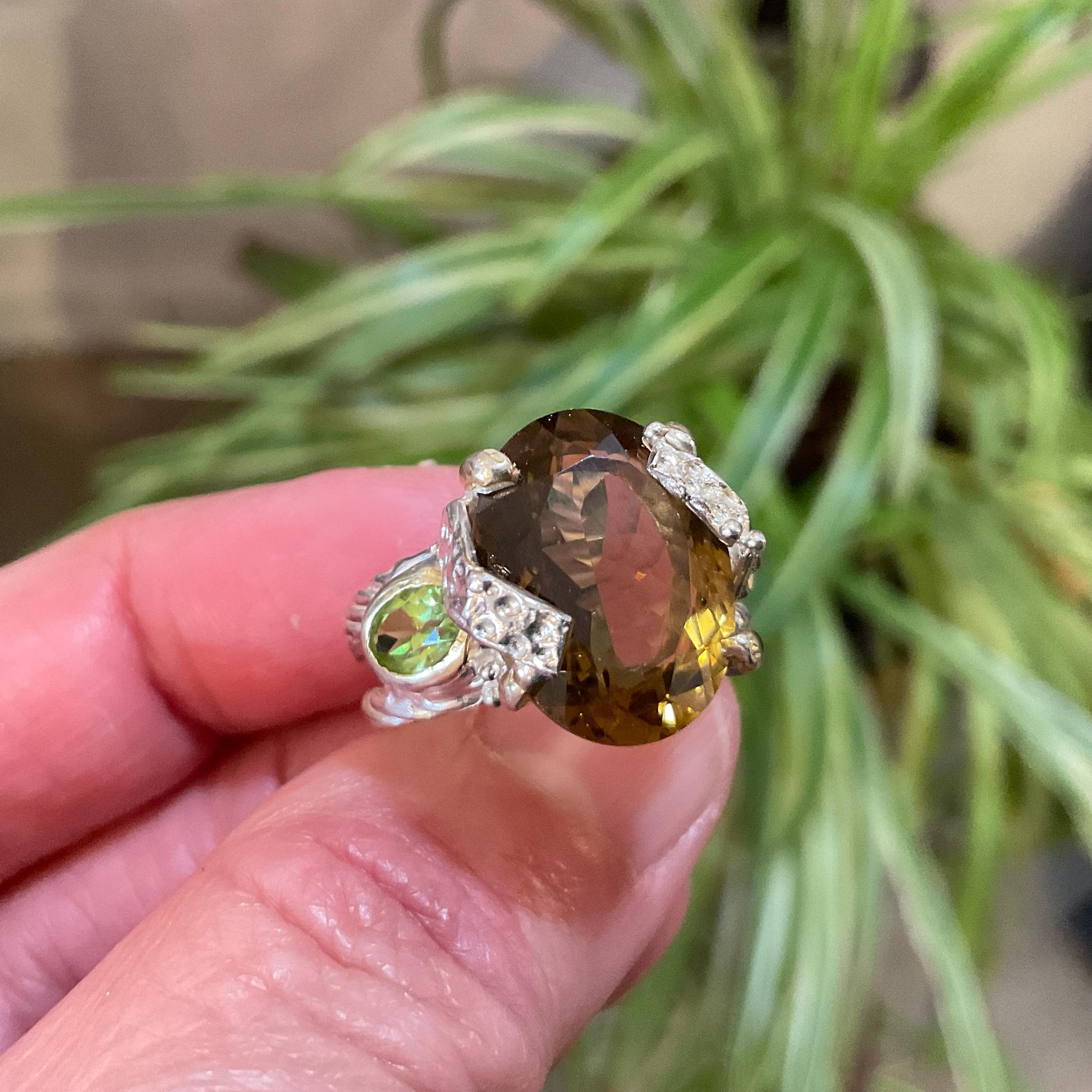 sterling silver cognac quartz  peridot cable  statement ring 7 Colors Of Etnika