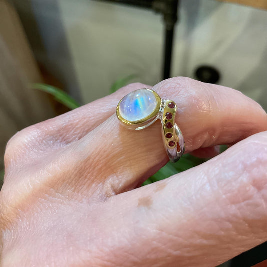 Sterling silver natural moonstone dainty ring 4.5
