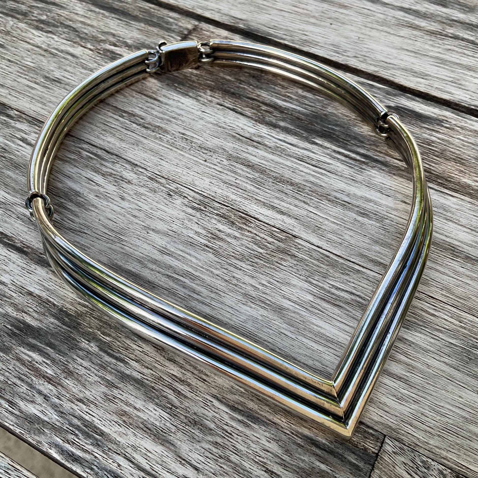 Sterling silver vintage V Modernist necklace choker Colors Of Etnika