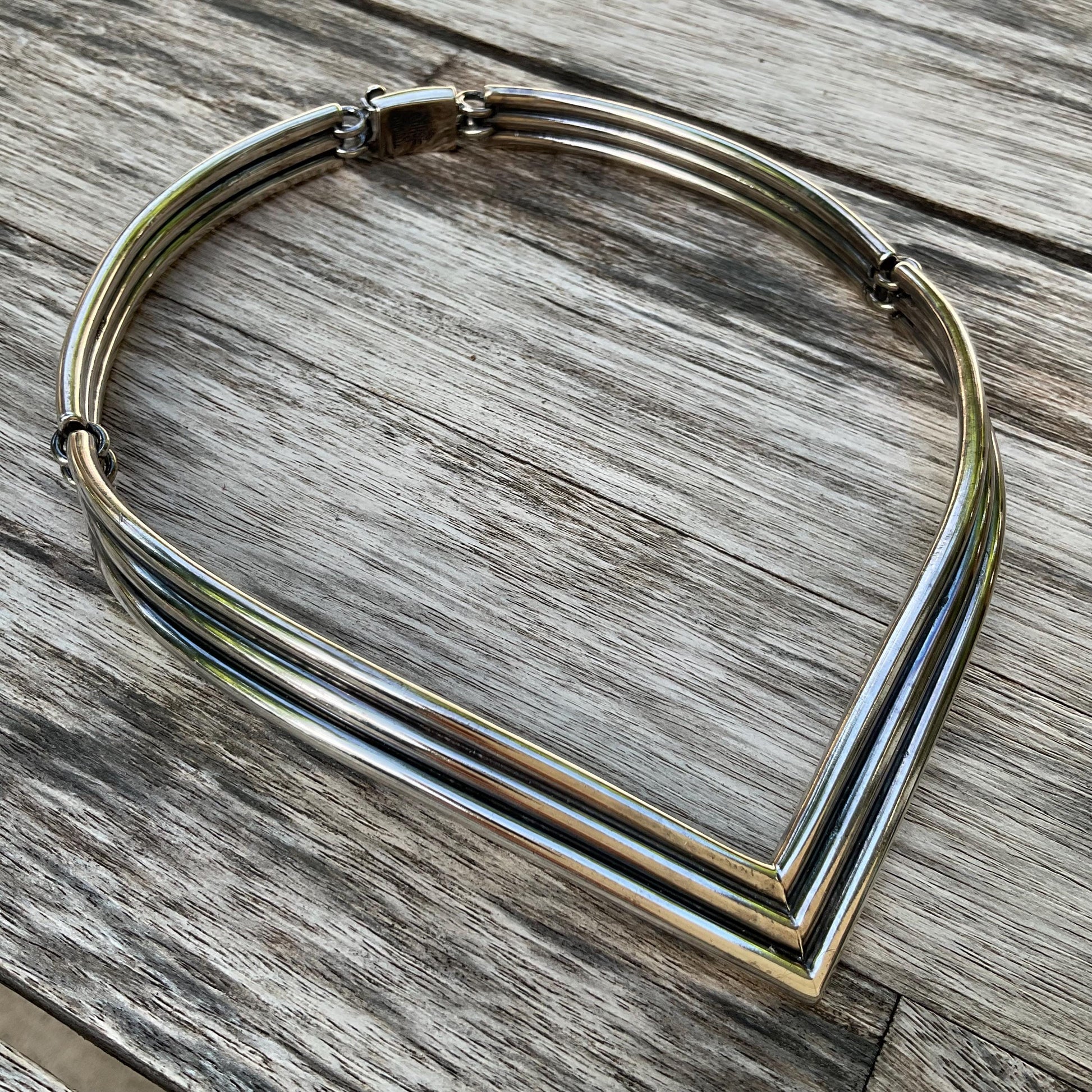 Sterling silver vintage V Modernist necklace choker Colors Of Etnika