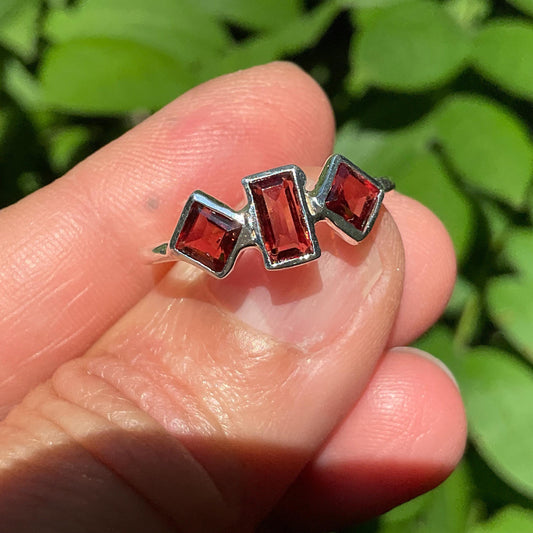 sterling silver band ring red garnet dainty size 7 Colors Of Etnika