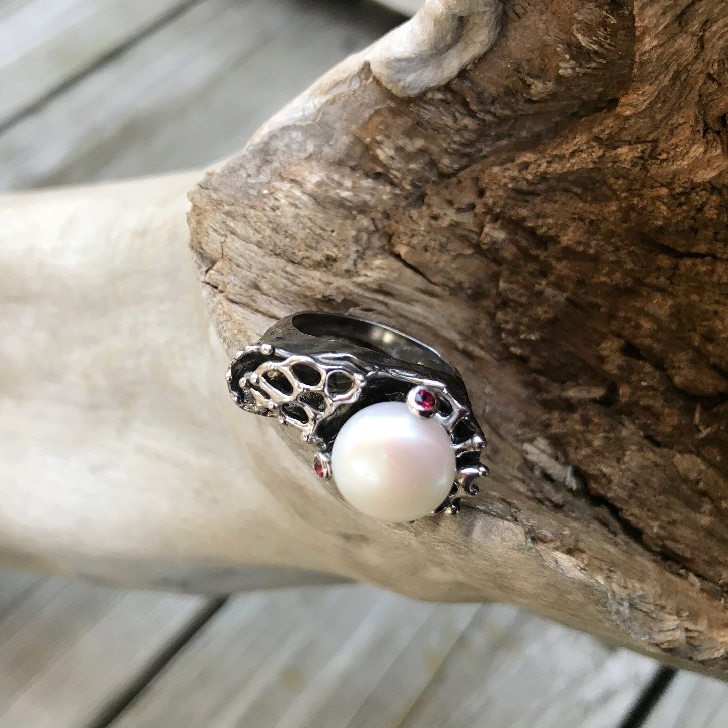 Sterling Silver Rhodium natural pearl red garnet artisan Ring 8.5