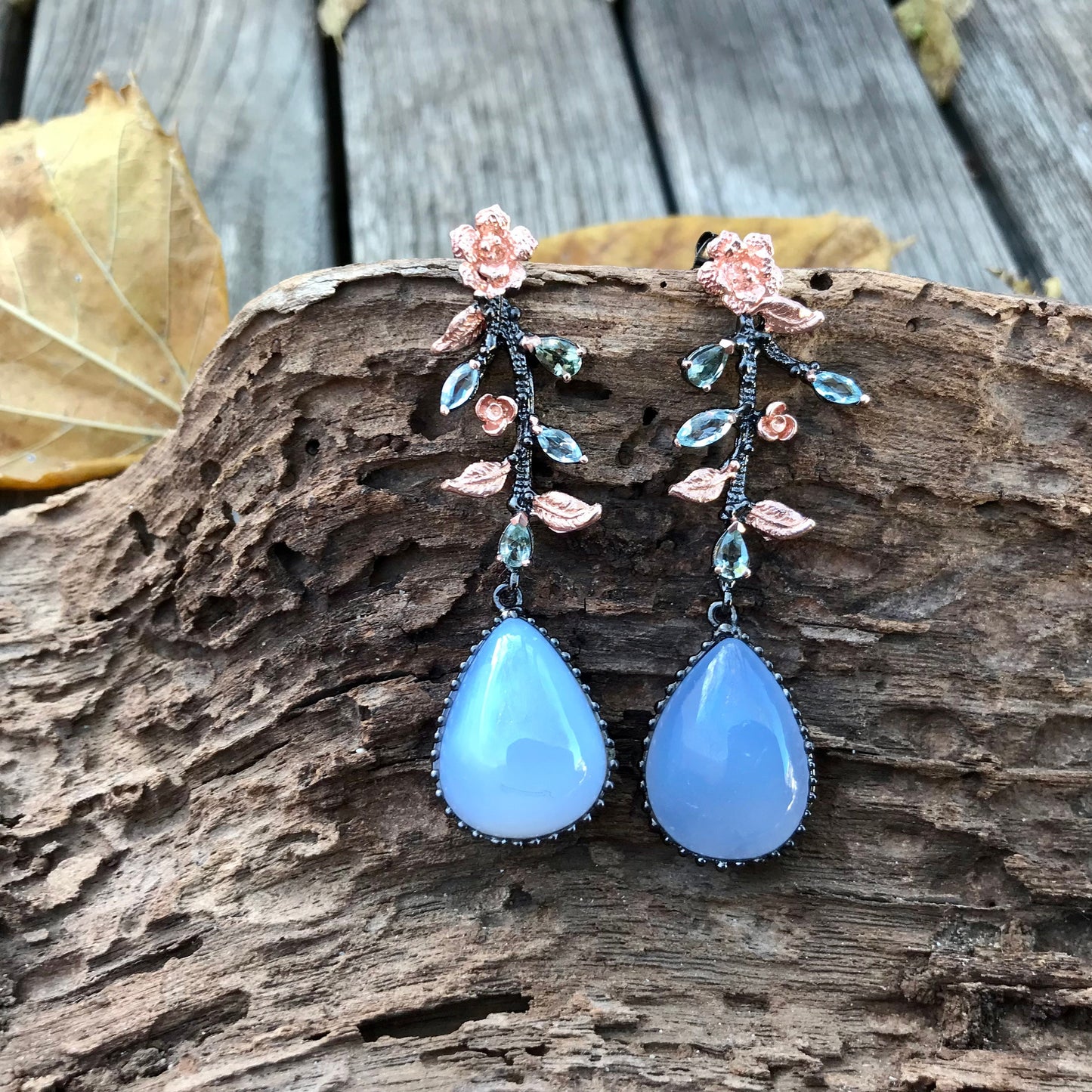 sterling silver blue  chalcedony topaz vintage  dangle Earrings