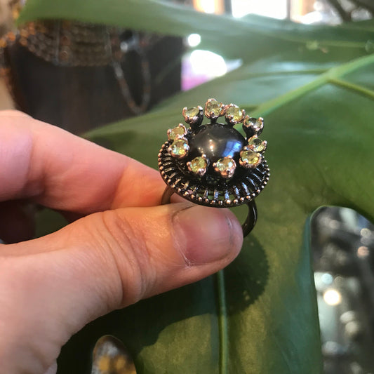 Sterling Silver black pearl peridot statement  Ring 8