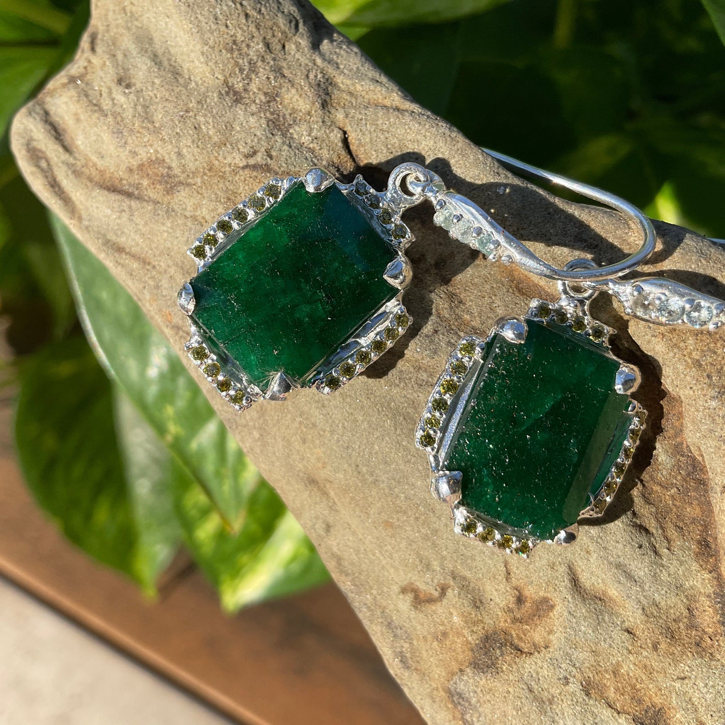 sterling silver natural beryl emerald green dangle  earrings